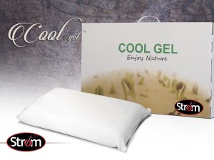 Το Μαξιλάρι Cool Gel κατασκευάζεται από Visco Memory Elastic, ένα υλικό που αποτυπώνει την κλίση του αυχένα προσφέροντας θεραπευτική υποστήριξη στον αυχένα, αντιμετωπίζοντας τους αυχενικούς πόνους και μειώνοντας τα πονοκεφάλους και την ημικρανία. Επιπλέον, το μαξιλάρι περιλαμβάνει Cool Gel, το οποίο παρέχει μια αίσθηση δροσιάς κατά τους καλοκαιρινούς μήνες.