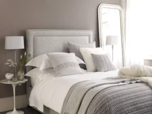 Κρεβάτι σε ανοιχτό γκρι με απλά σχέδια για μονό, διπλό και υπέρδιπλο